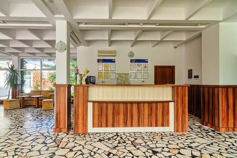 Carmen Azzuro Hotel Saturn Exterior foto